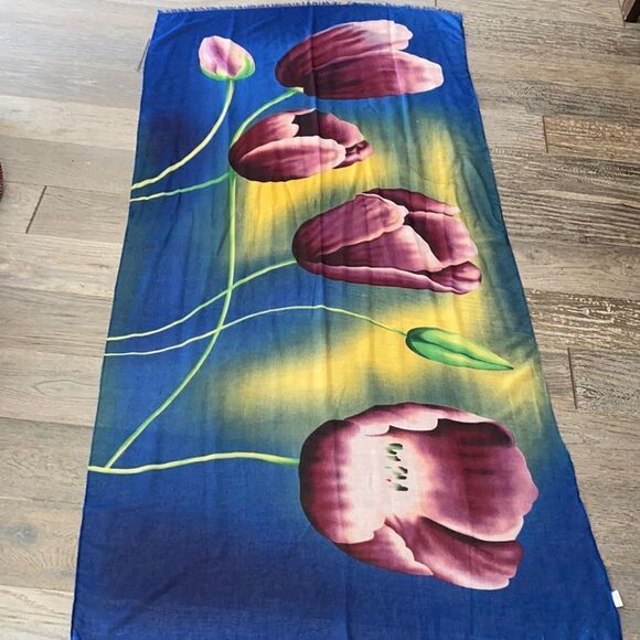 BELLEFILLE Accessories - Beach wrap or Scarf with tulips
